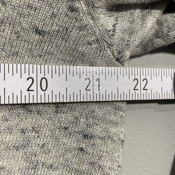 GAP Men’s Large Gray Striped Lightweight Sweater NWT Casual Comfy Layering - Picture 7 of 10